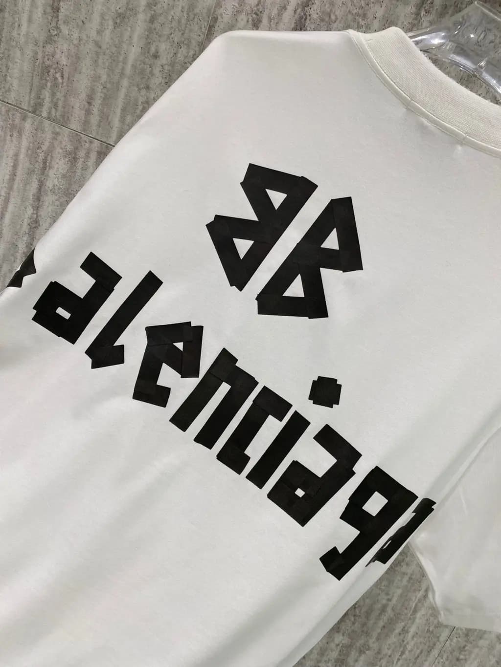 발렌시아가 발렌시아가 26SS 헤비웨이트 하이넥 반팔티 상세 이미지