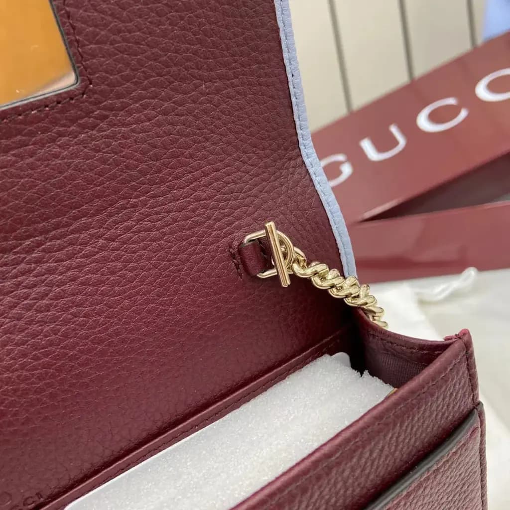 구찌 Gucci GG 마몬트 레더 금장 체인 미니 크로스백  상세 이미지
