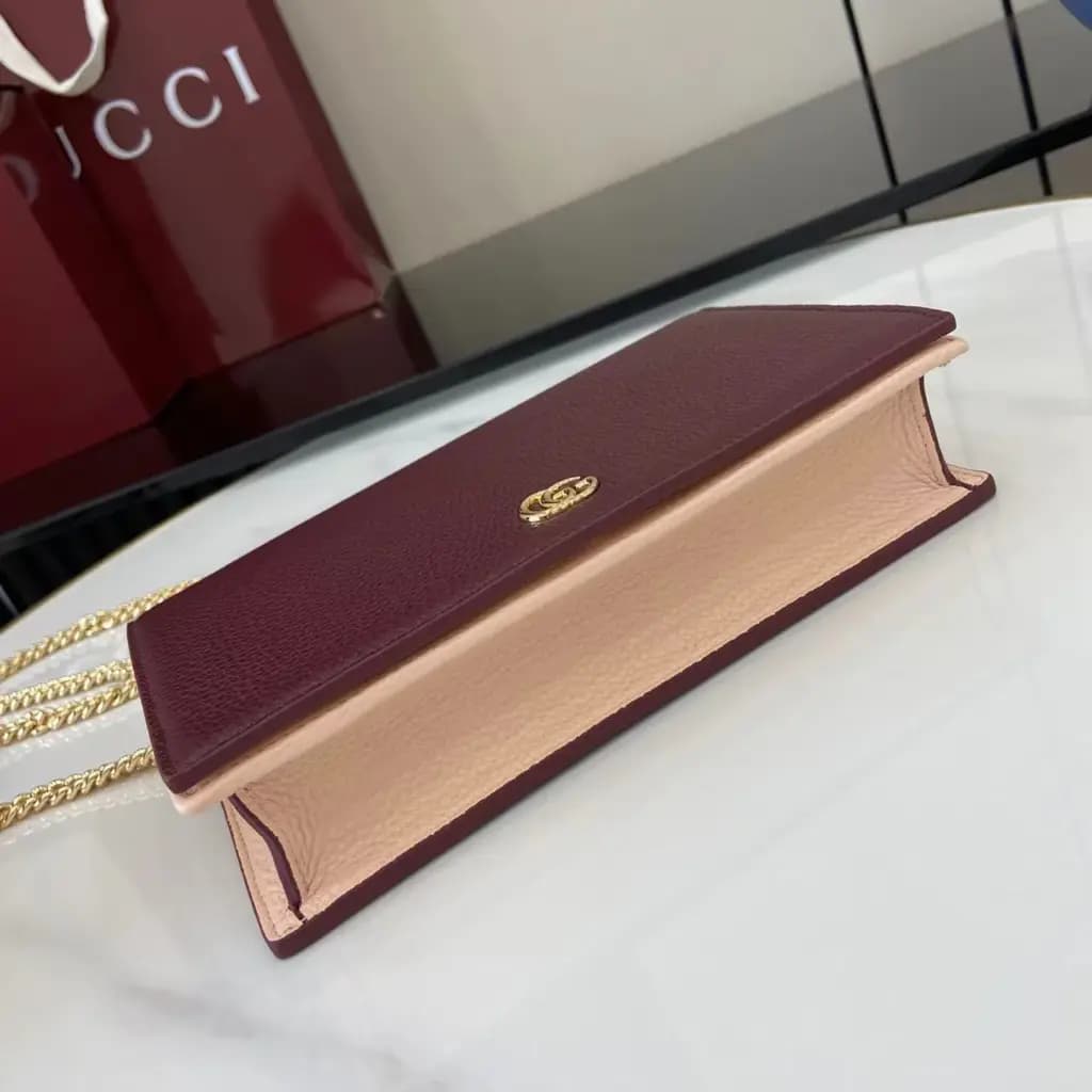 구찌 Gucci GG 마몬트 레더 금장 체인 미니 크로스백  상세 이미지