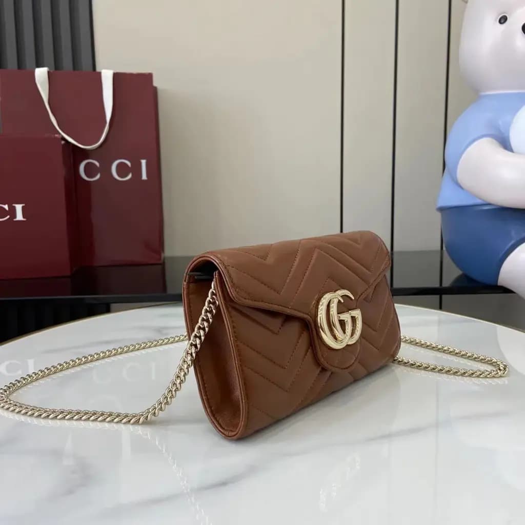 구찌 구찌 GG 마몬트 체인 달린 지갑 상세 이미지