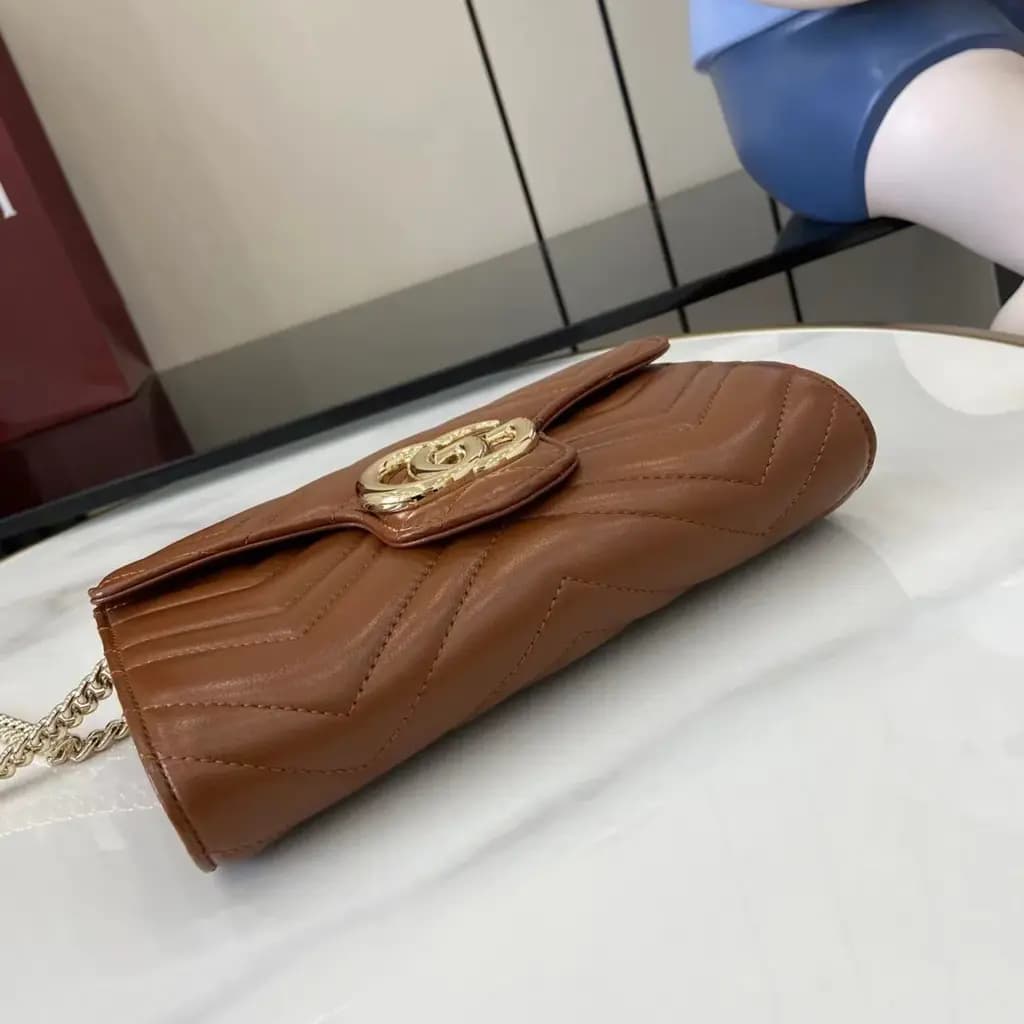 구찌 구찌 GG 마몬트 체인 달린 지갑 상세 이미지