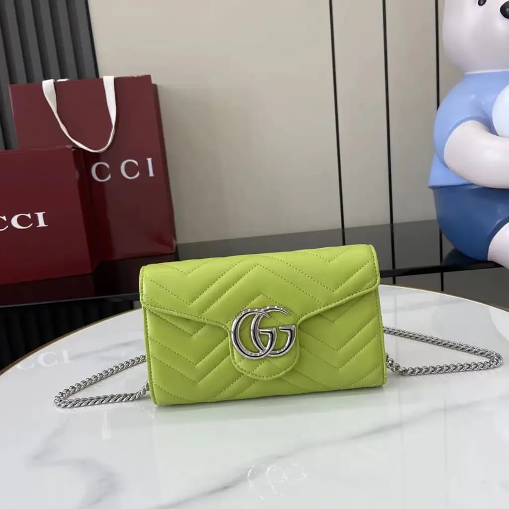 구찌 GG 마몬트 체인 달린 지갑