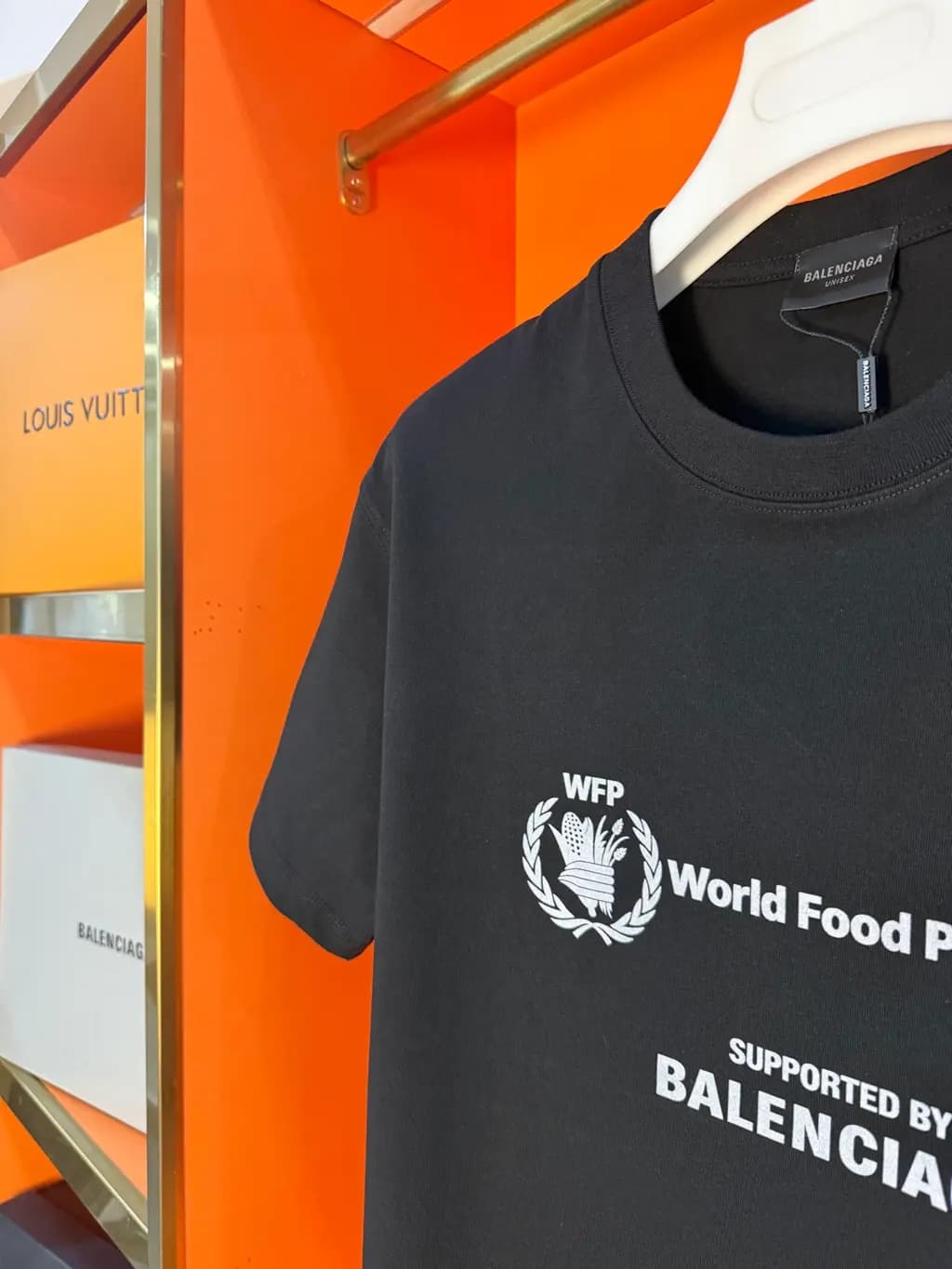 발렌시아가 발렌시아가 WFP 2세대 콜라보 반팔티 상세 이미지