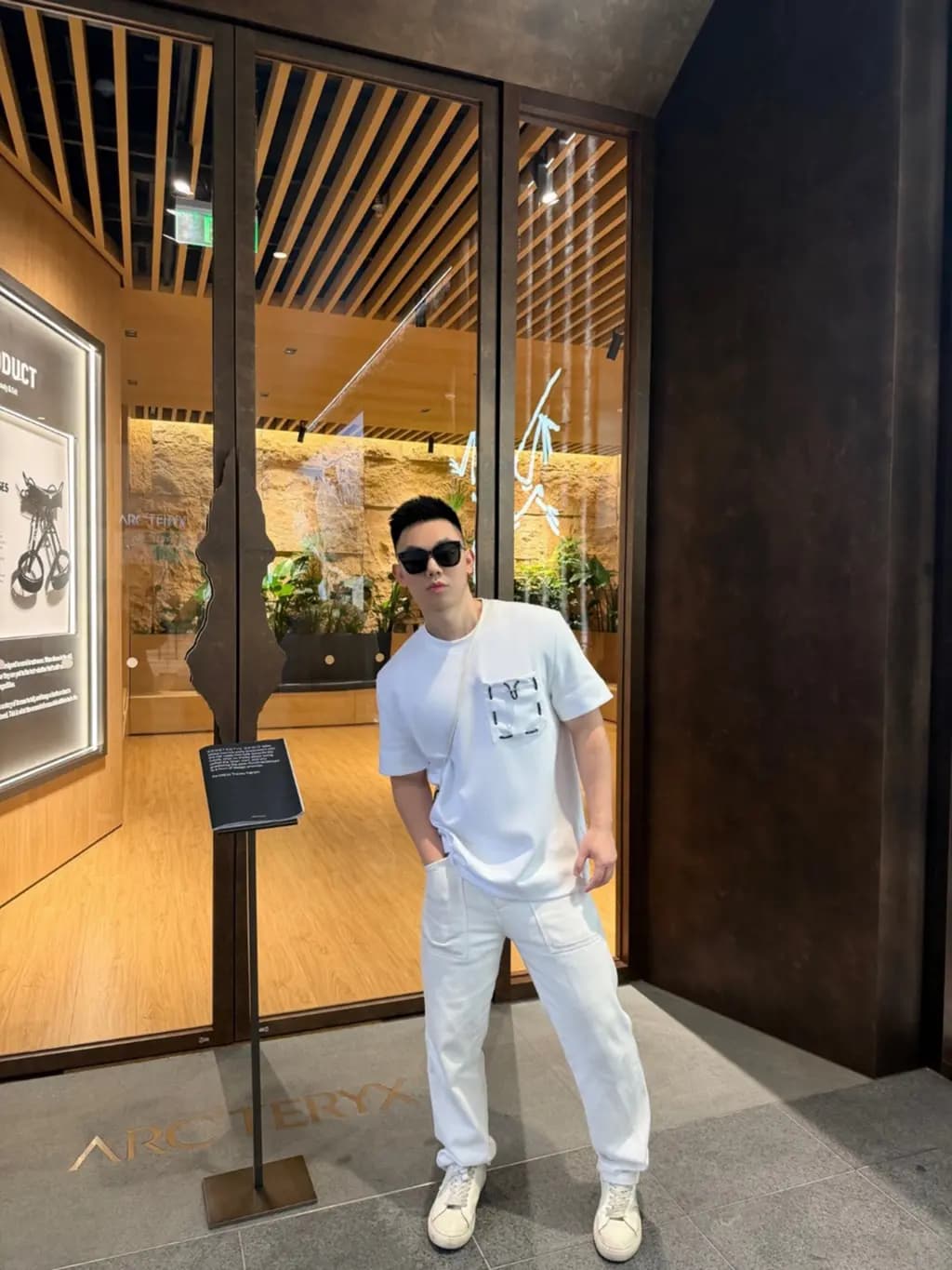 펜디 펜디 드로스트링 포켓 반팔 티셔츠 상세 이미지