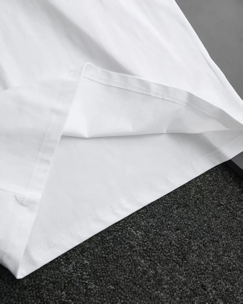 루이비통 루이비통 26SS 클래식 자수 로고 반팔 티셔츠 상세 이미지