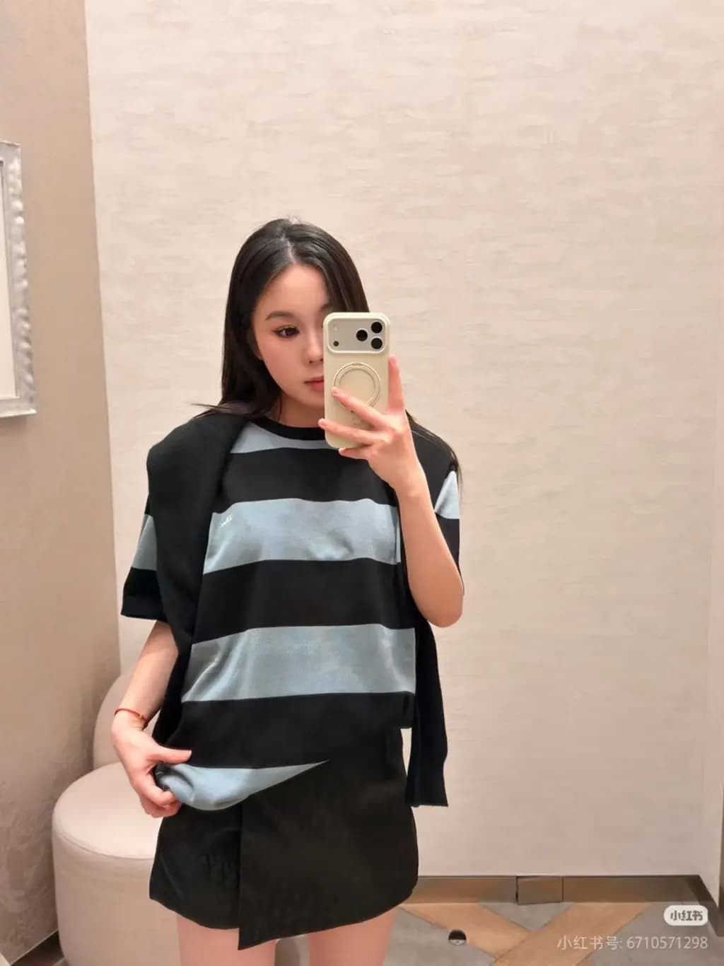 디올 디올 자수 배색 스트라이프 니트 반팔 티셔츠 상세 이미지