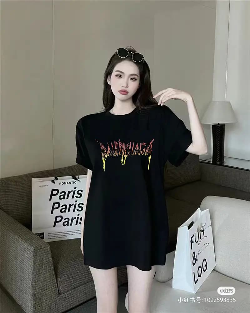 발렌시아가 발렌시아가 메탈 로고 프린트 반팔티 상세 이미지