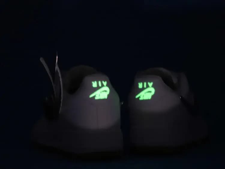 나이키 나이키x트래비스 스캇 에어포스 1 로우 화이트 상세 이미지