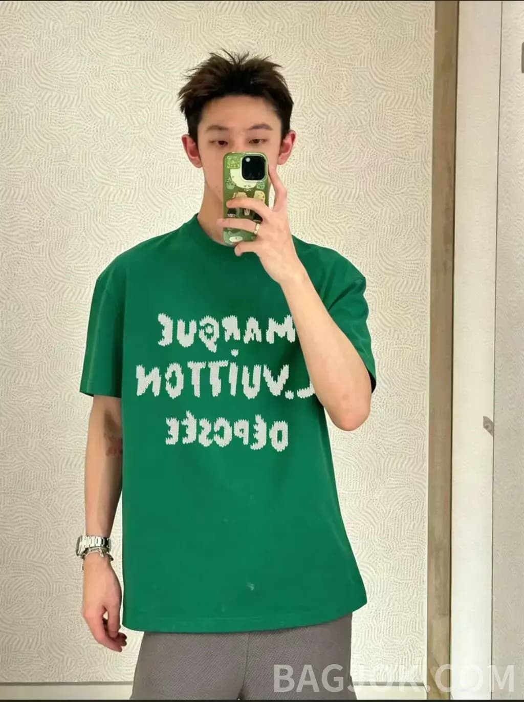루이비통 루이비통 5D 엠보 자수 반팔 티셔츠 상세 이미지