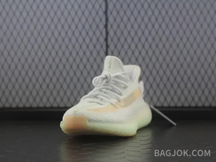 아디다스 YEEZY 350 V2 상세 이미지
