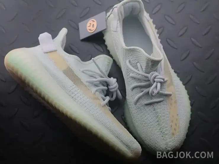 아디다스 YEEZY 350 V2 상세 이미지