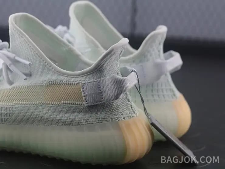 아디다스 YEEZY 350 V2 상세 이미지