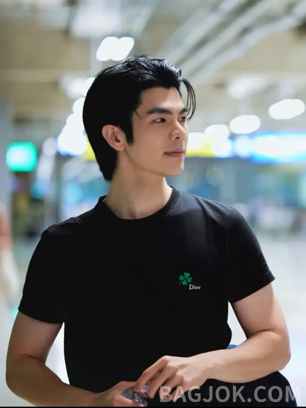 디올 디올 클로버 자수 반팔 티셔츠 상세 이미지