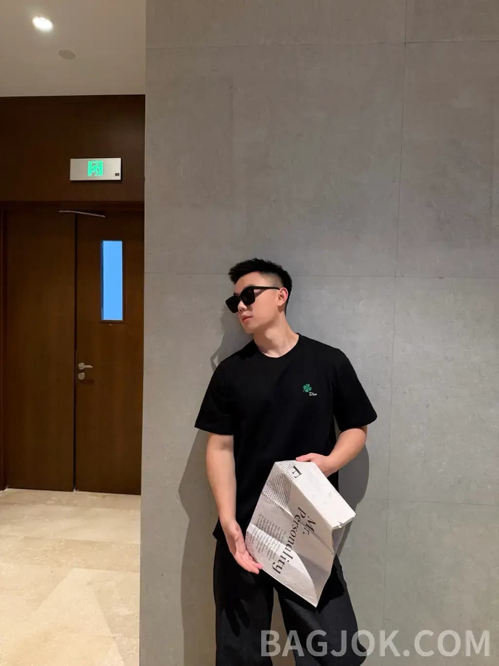 디올 디올 클로버 자수 반팔 티셔츠 상세 이미지