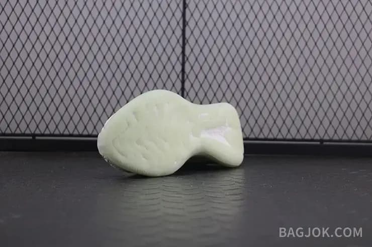아디다스 YEEZY 380 상세 이미지