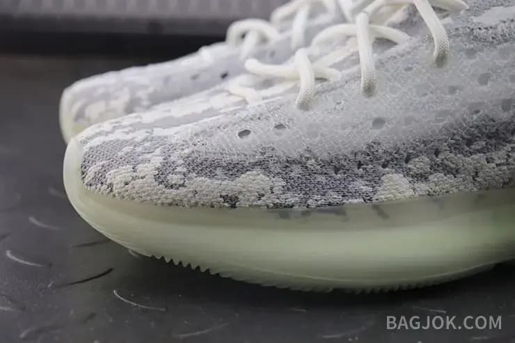 아디다스 YEEZY 380 상세 이미지