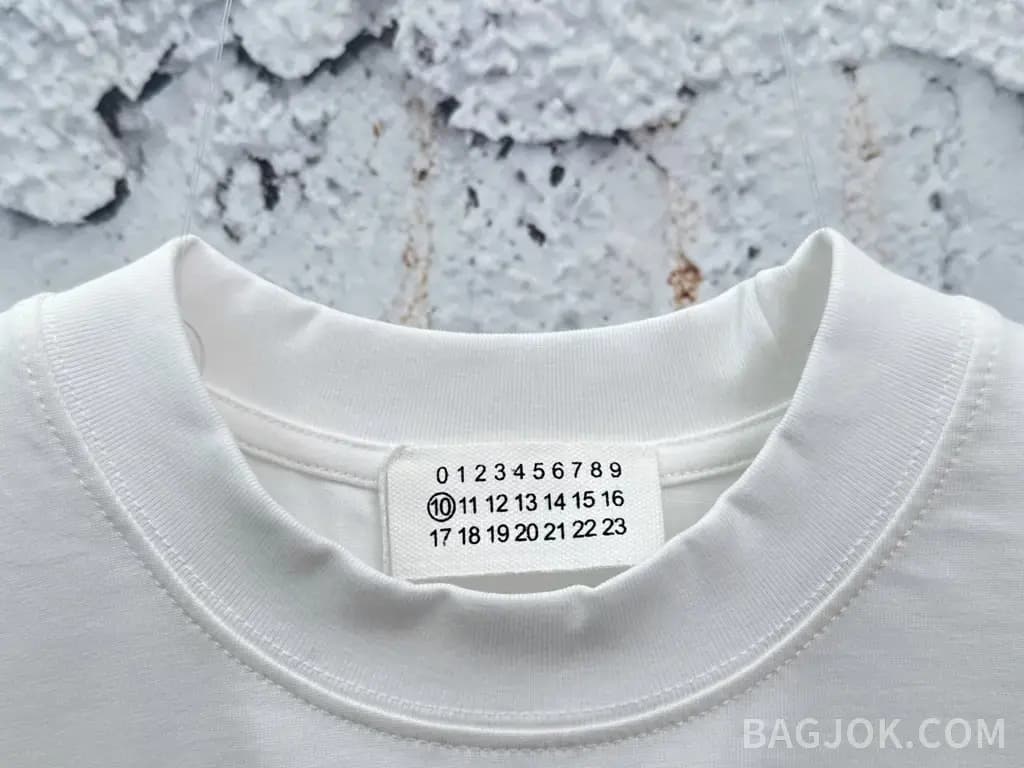 메종마르지엘라 메종 마르지엘라 520 스탬프 로고 오버핏 반팔 티셔츠 상세 이미지