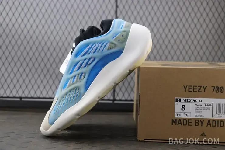 아디다스 YEEZY 700 V3 상세 이미지