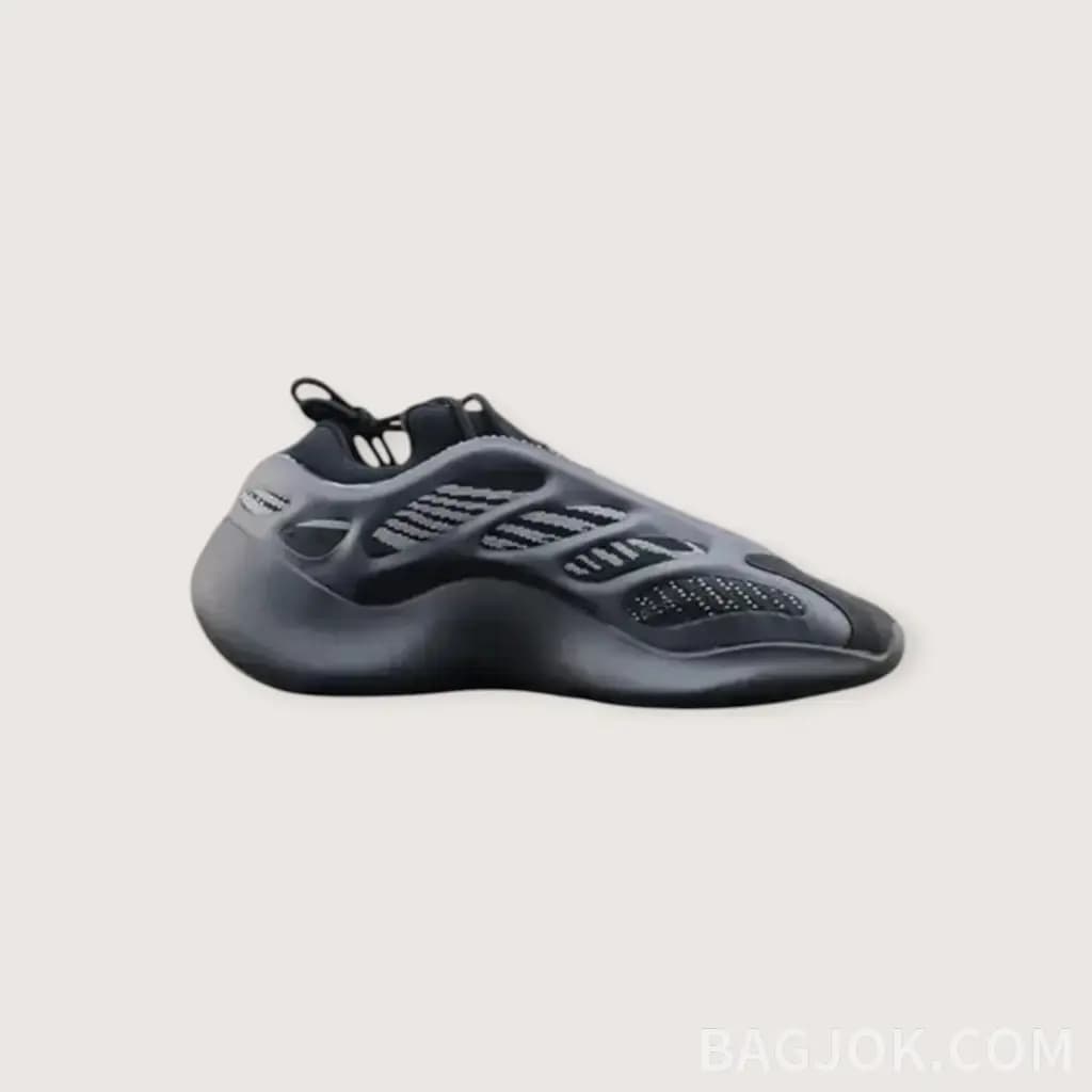 YEEZY 700 V3_대표이미지