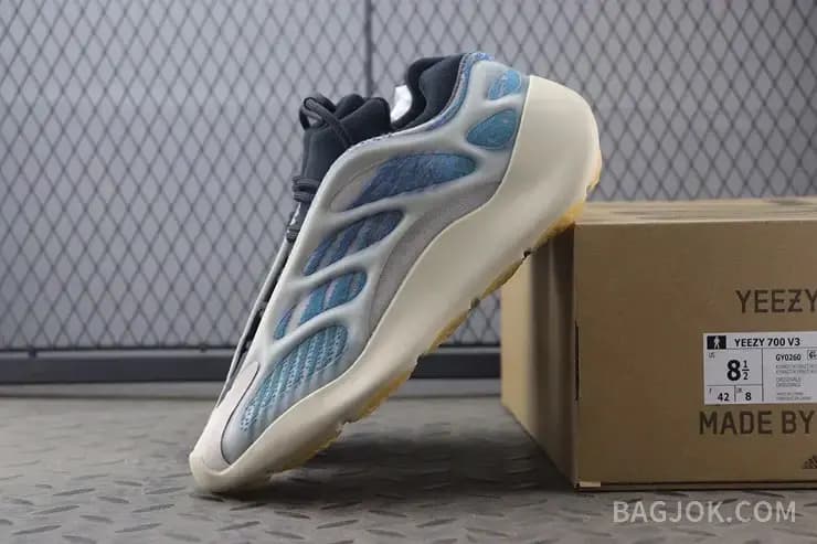 아디다스 YEEZY 700 V3 상세 이미지