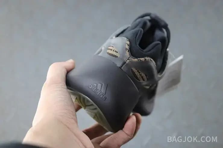 아디다스 YEEZY 700 V3 상세 이미지
