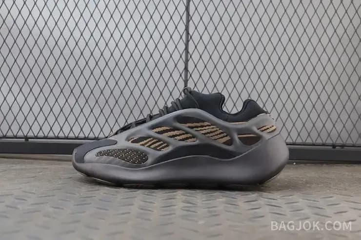 아디다스 YEEZY 700 V3 상세 이미지