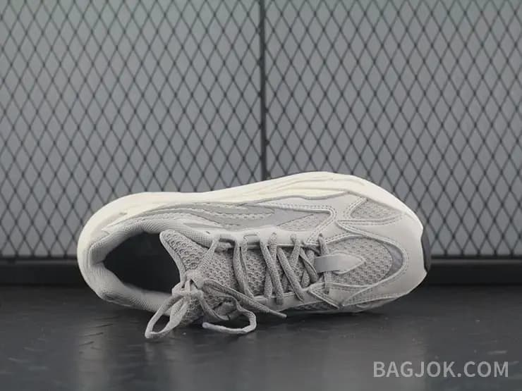 아디다스 YEEZY 700 상세 이미지