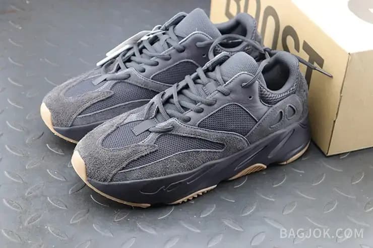 아디다스 YEEZY 700 상세 이미지