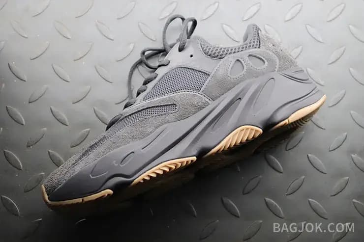 아디다스 YEEZY 700 상세 이미지