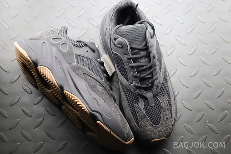 아디다스 YEEZY 700 상세 이미지
