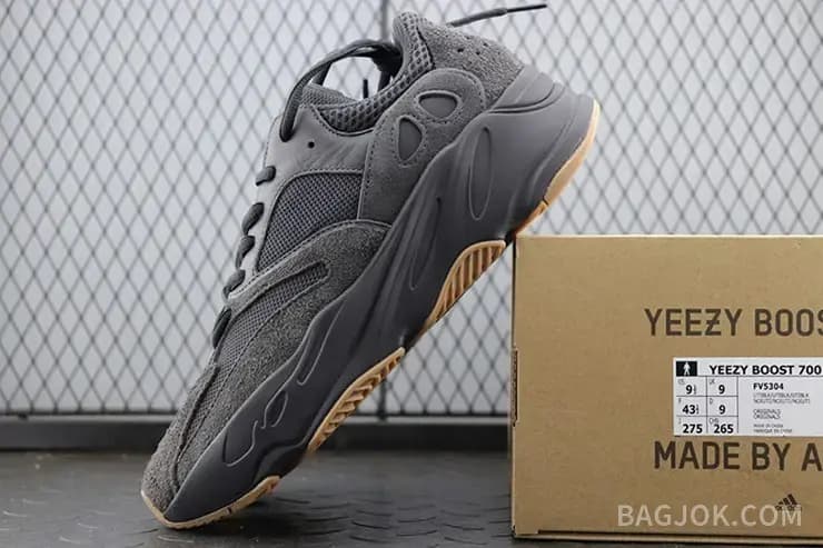 아디다스 YEEZY 700 상세 이미지