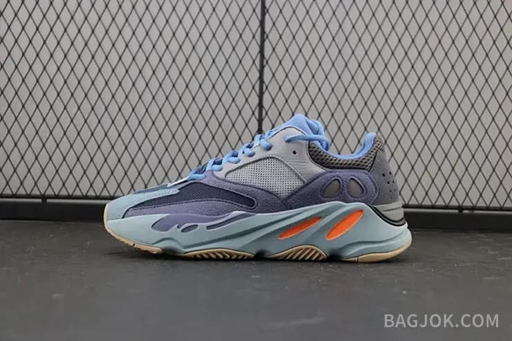 아디다스 YEEZY 700 상세 이미지