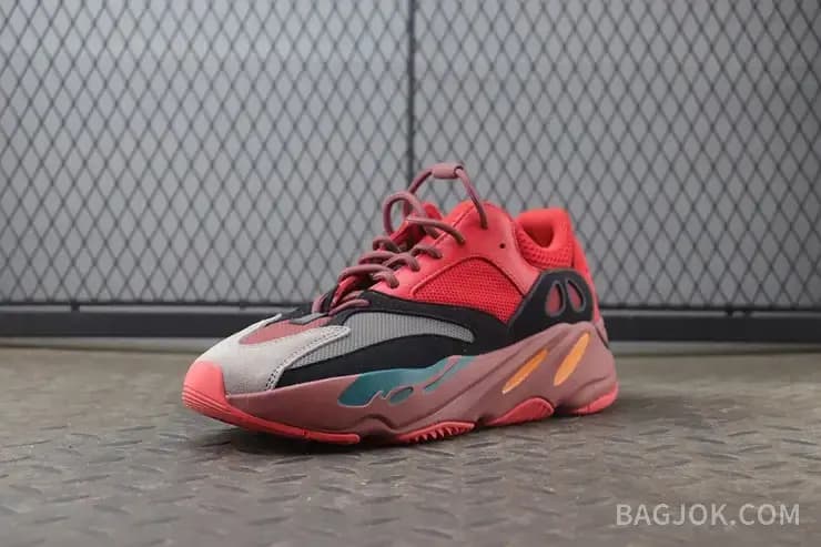 아디다스 YEEZY 700 상세 이미지