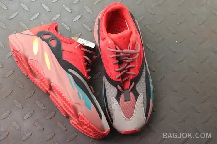 아디다스 YEEZY 700 상세 이미지