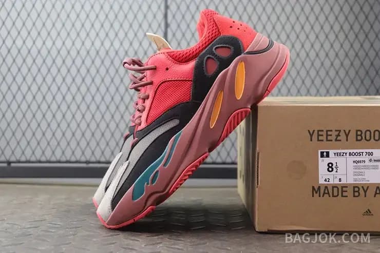 아디다스 YEEZY 700 상세 이미지