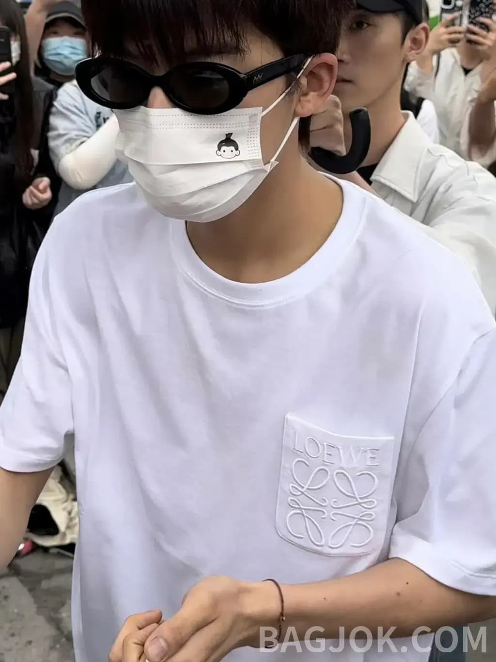 로에베 로에베 자수 로고 반팔 티셔츠 상세 이미지