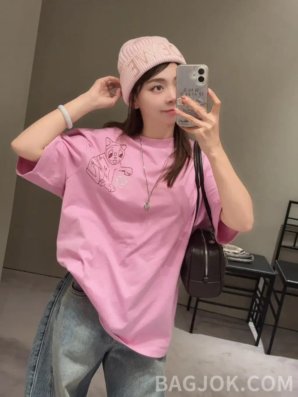 로에베 로에베 럭키 캣 자수 로고 반팔 티셔츠 상세 이미지