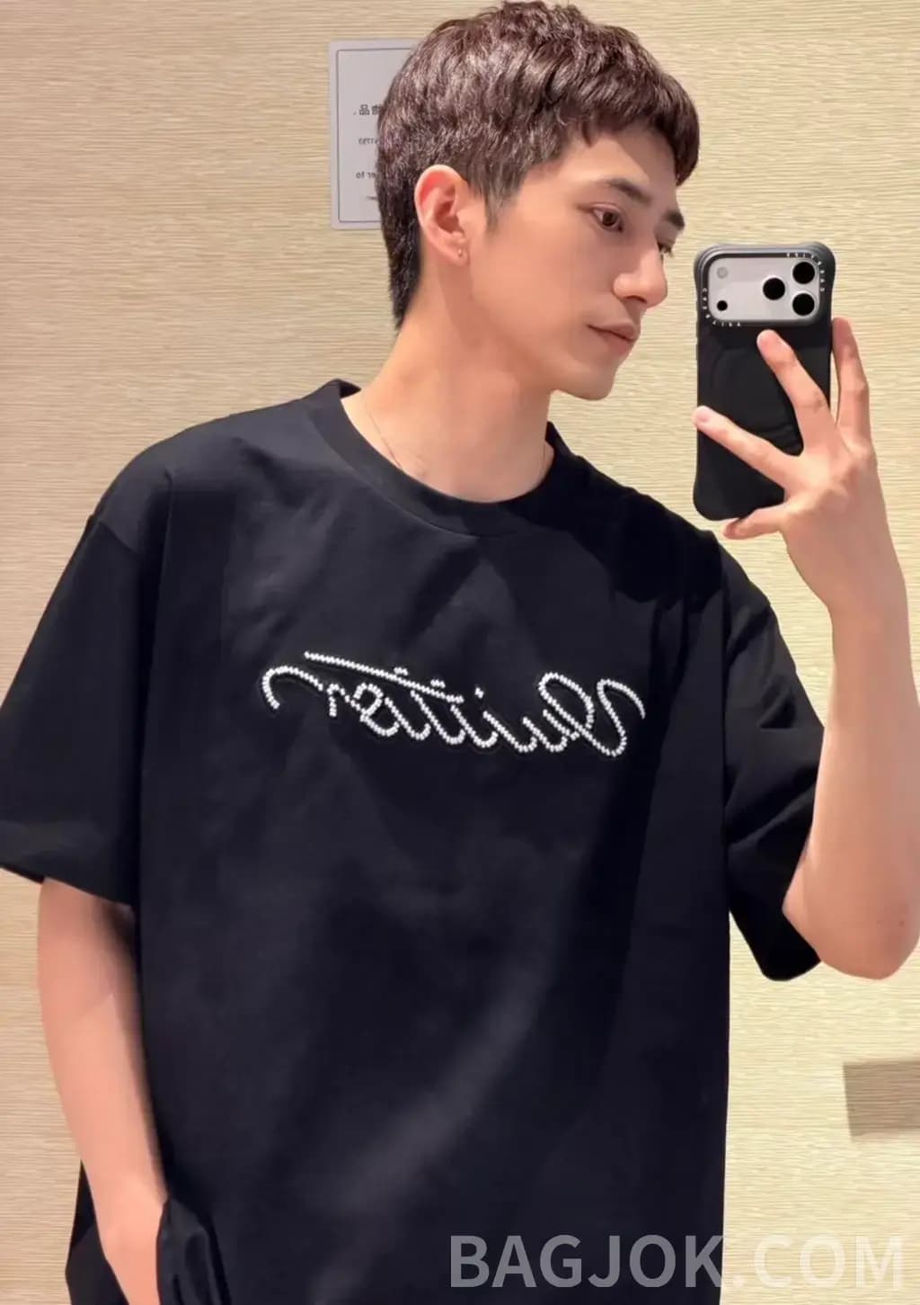 루이비통 루이비통 비즈 자수 로고 반팔 티셔츠 상세 이미지