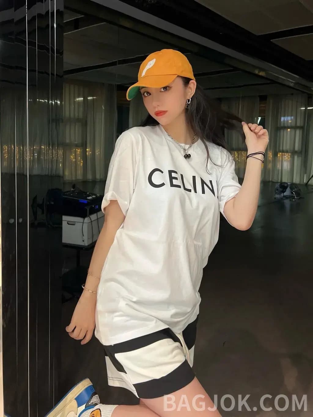 셀린느 셀린느 로고 프린트 반팔 티셔츠 상세 이미지