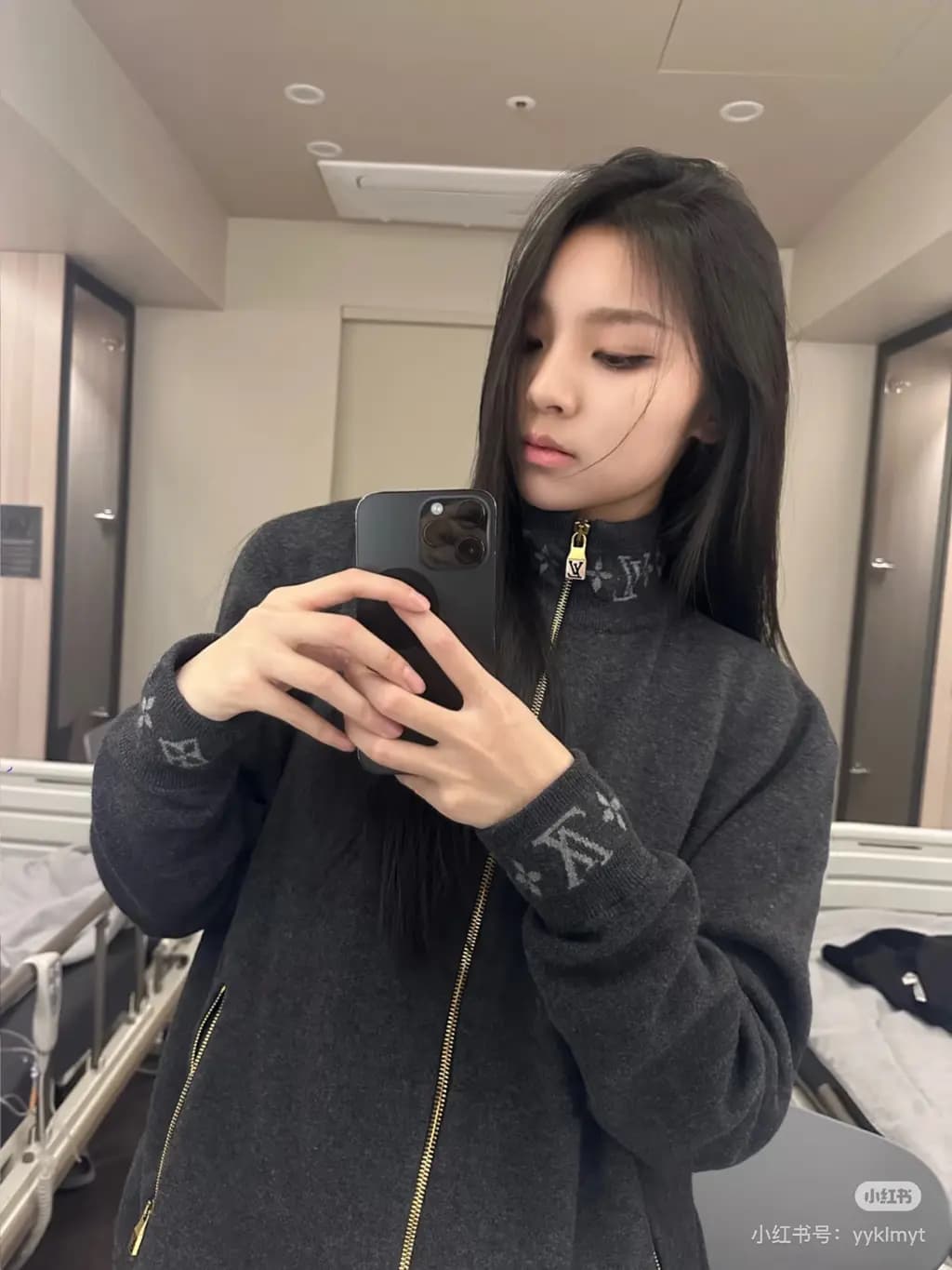 루이비통 루이비통 25SS 모노그램 자카드 집업 니트 자켓 상세 이미지