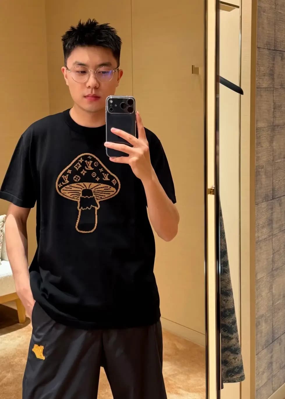 루이비통 루이비통 버섯 LV 그래픽 반팔 티셔츠 상세 이미지