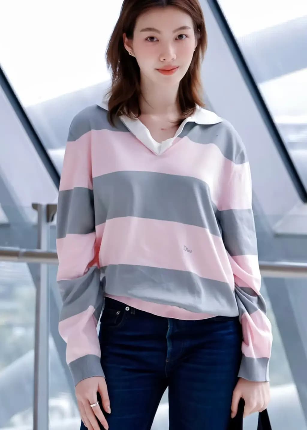 디올 디올 조나단 앤더슨 첫 시즌 스트라이프 폴로 니트 상세 이미지