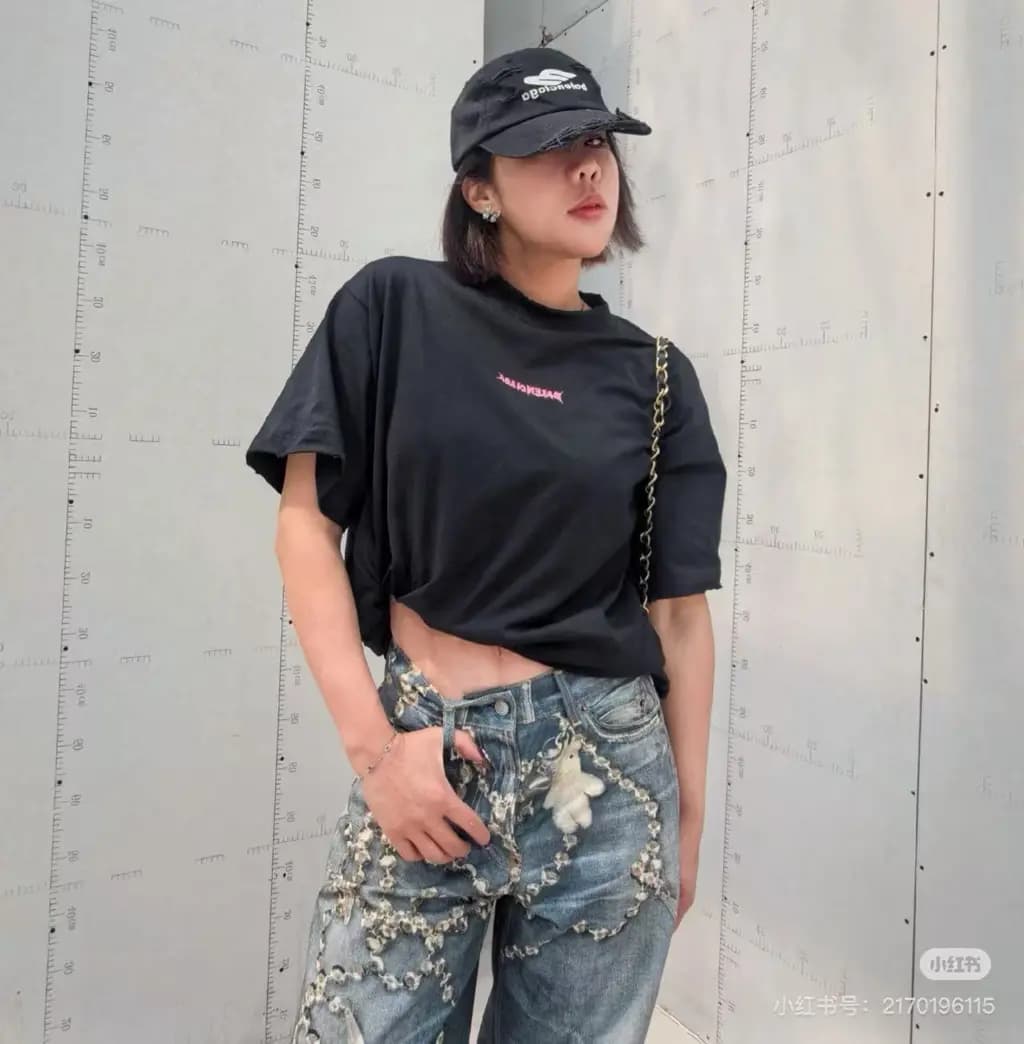 발렌시아가 발렌시아가 드리핑 레터링 자수&프린트 반팔 티셔츠 상세 이미지