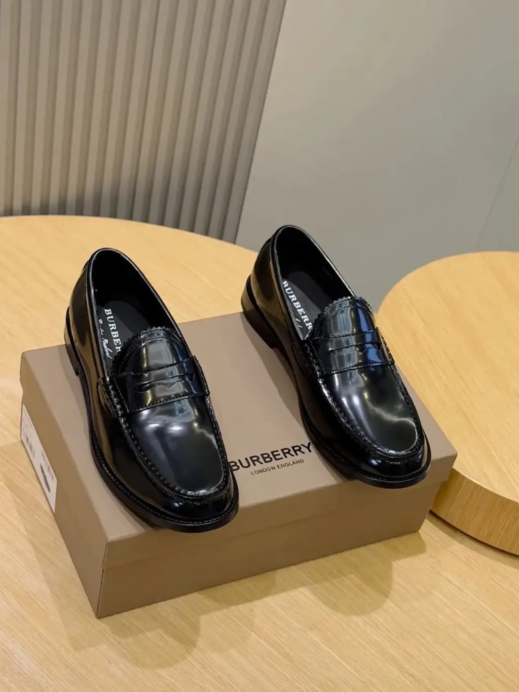 버버리 로퍼 STD1100