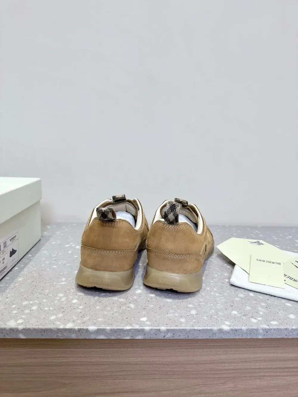 버버리 버버리 스니커즈 STD1052 상세 이미지