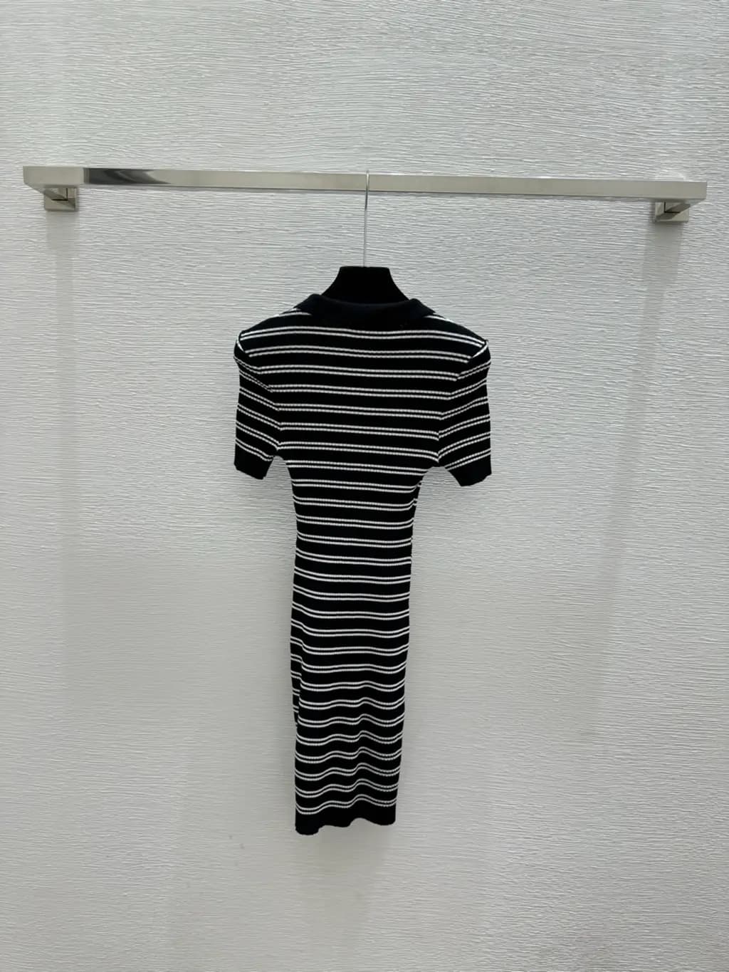 미우미우 미우미우 스트라이프 카라 니트 폴로 원피스 상세 이미지