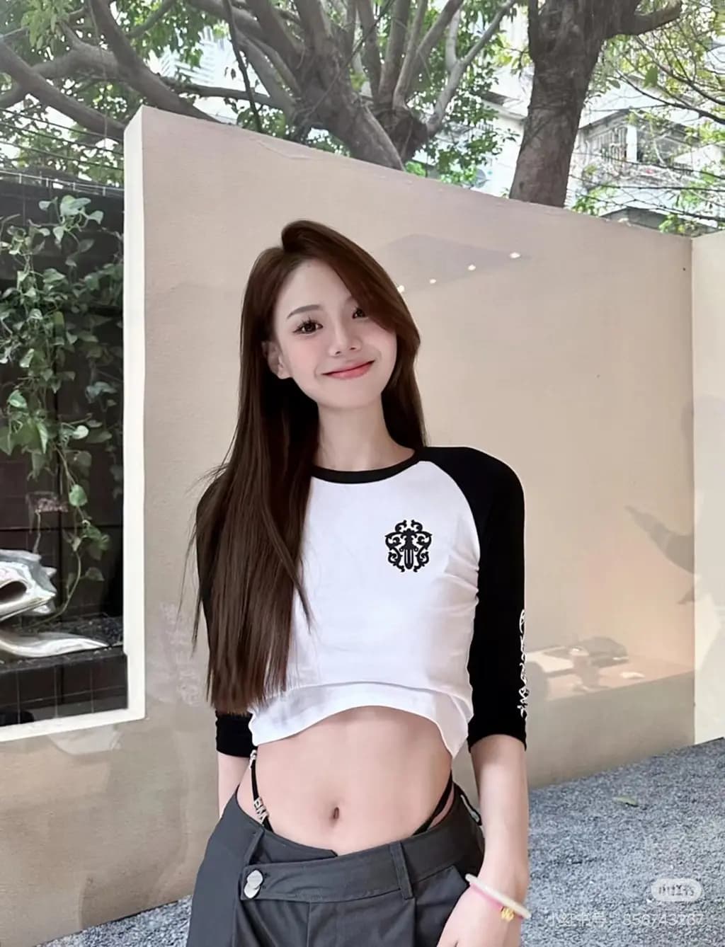크롬하츠 크롬하츠 크레스트 크로스 래글런 3/4 소매 티셔츠 상세 이미지