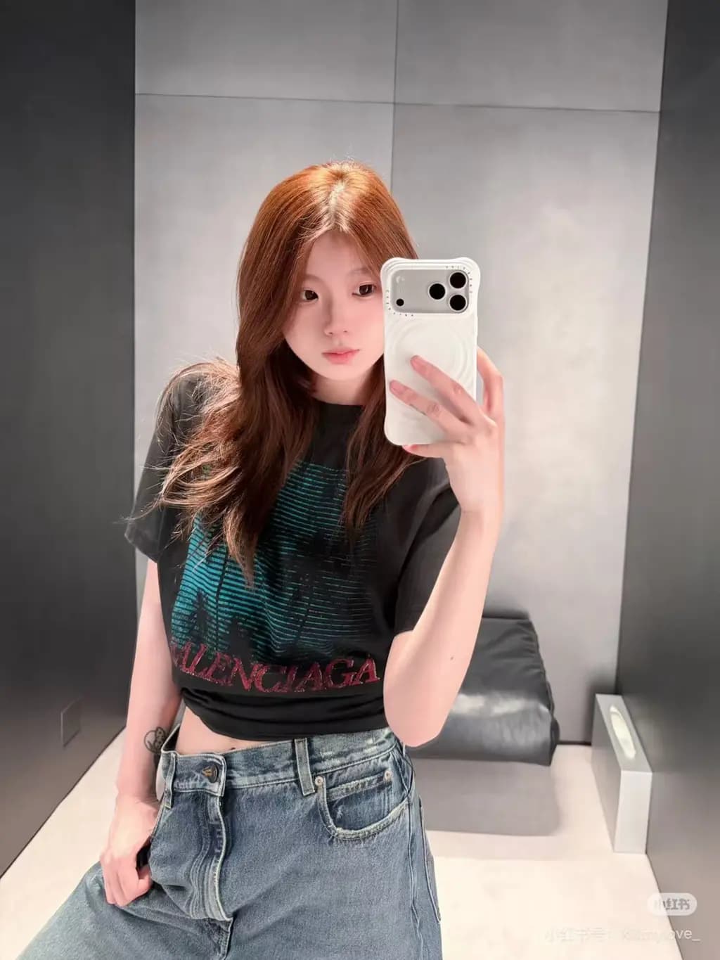 발렌시아가 발렌시아가 26SS 비치 아티스틱 반팔티 상세 이미지