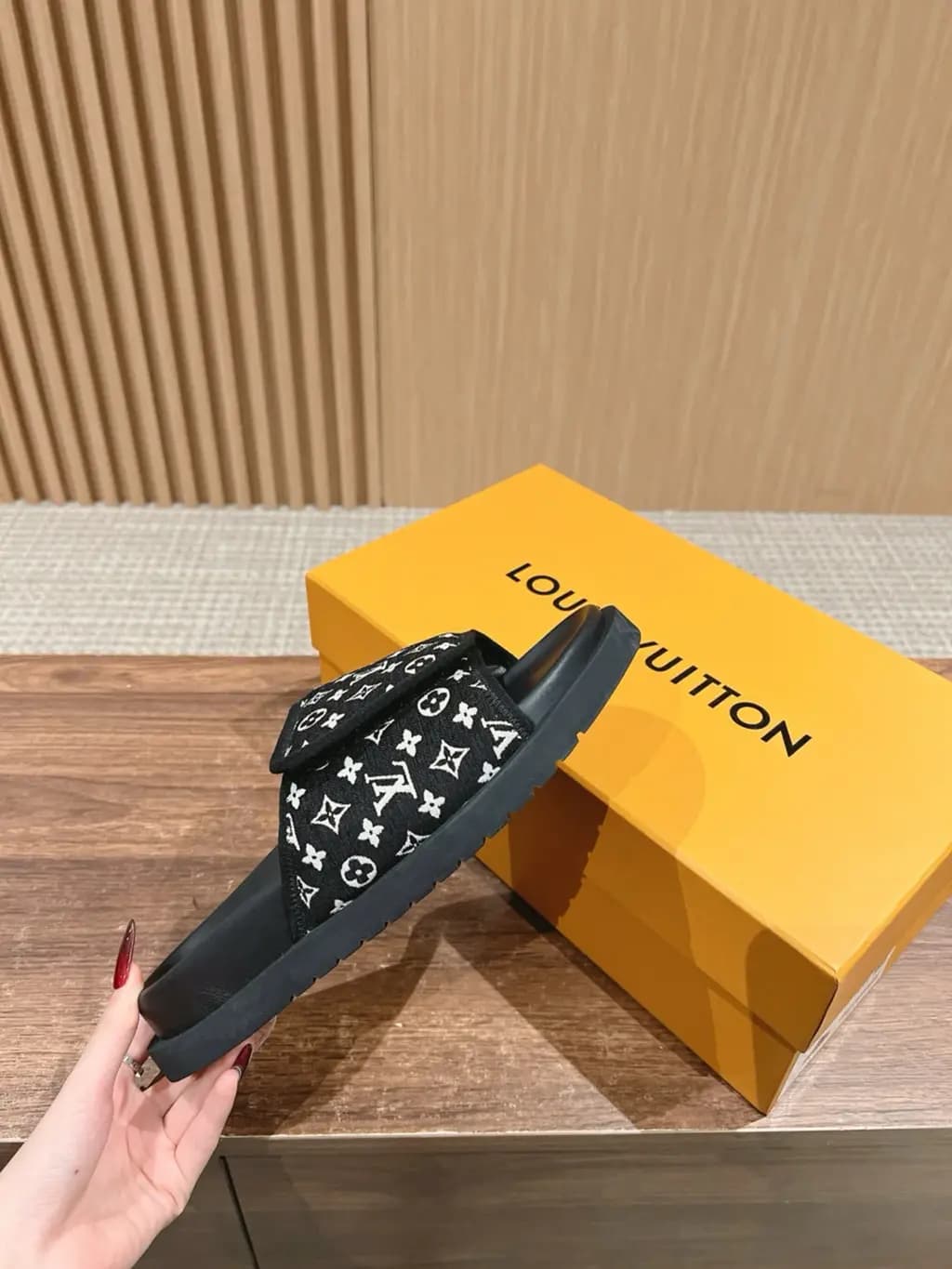 루이비통 루이비통 마이애미 뮬 상세 이미지