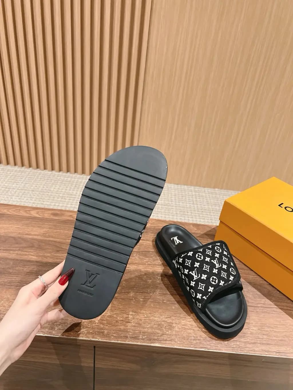 루이비통 루이비통 마이애미 뮬 상세 이미지